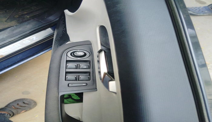 2022 Tata ALTROZ XZA, Petrol, Automatic, 39,529 km, interior