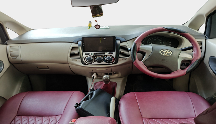 2013 Toyota Innova 2.5 G4 8 STR, Diesel, Manual, 1,80,243 km, interior