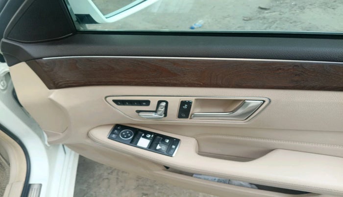 2014 Mercedes Benz E Class E 250 CDI AVANTGARDE, Diesel, Automatic, 1,16,105 km, interior
