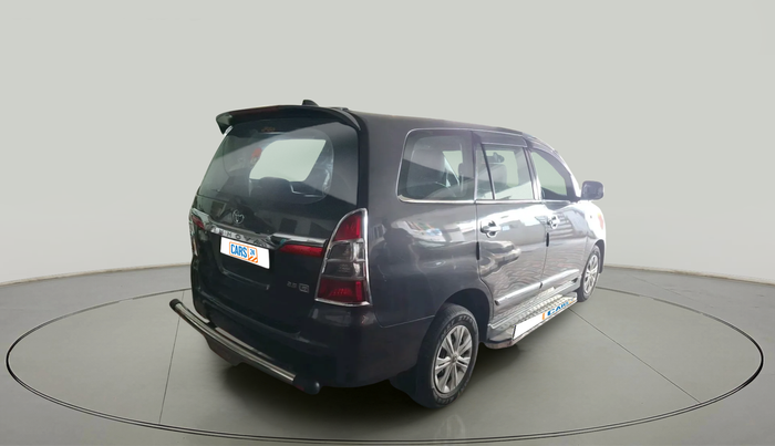2016 Toyota Innova 2.5 GX 7 STR, Diesel, Manual, 1,23,259 km, exterior