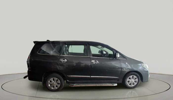 2016 Toyota Innova 2.5 GX 7 STR, Diesel, Manual, 1,23,259 km, exterior
