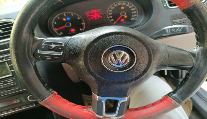 2013 Volkswagen Polo HIGHLINE1.2L, Petrol, Manual, 1,22,764 km, interior