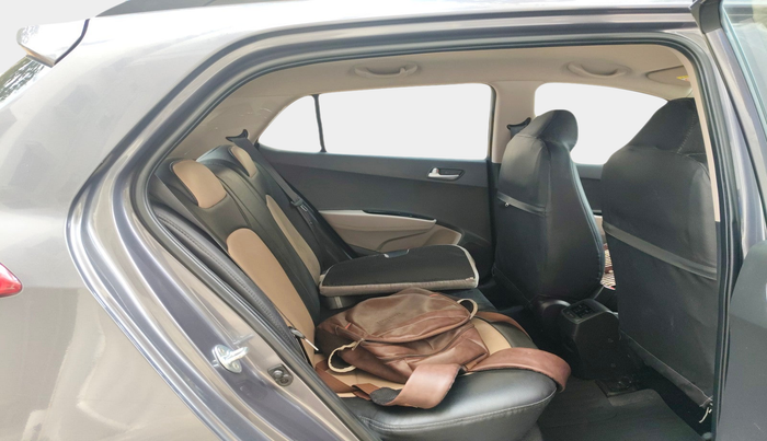 2018 Hyundai Grand i10 SPORTZ AT 1.2 KAPPA VTVT, Petrol, Automatic, 25,554 km, interior