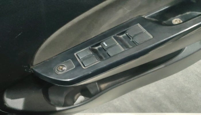 2012 Maruti Swift VDI, Diesel, Manual, 2,18,772 km, interior