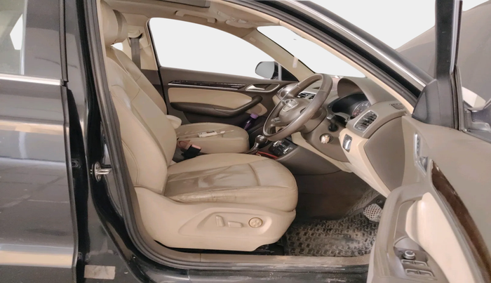 2013 Audi Q3 2.0 TDI QUATTRO, Diesel, Automatic, 1,65,055 km, interior