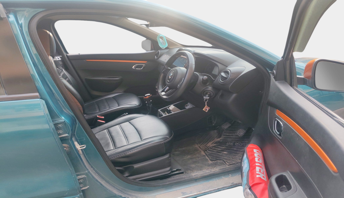 2020 Renault Kwid CLIMBER 1.0 (O), Petrol, Manual, 49,323 km, interior