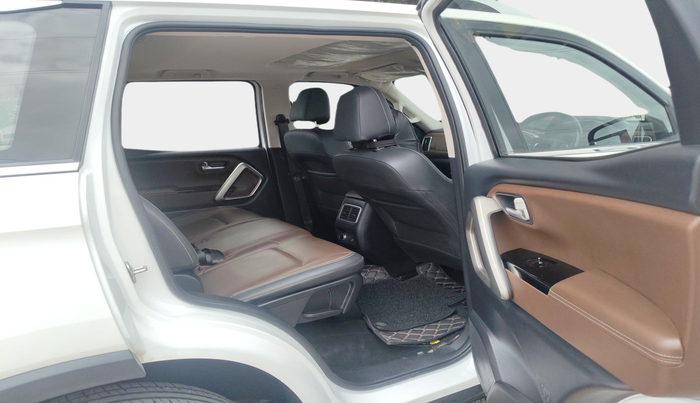 2022 Mahindra SCORPIO-N Z8 L PETROL MT 7 STR, Petrol, Manual, 10,268 km, interior