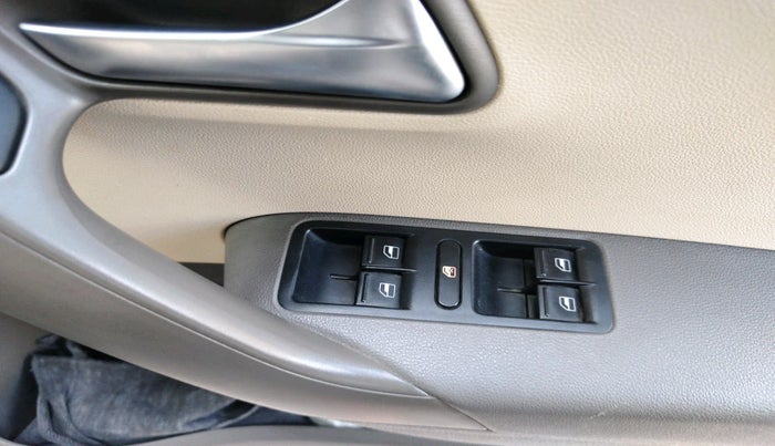 2014 Volkswagen Vento COMFORTLINE TSI AT PETROL, Petrol, Automatic, 1,70,868 km, interior