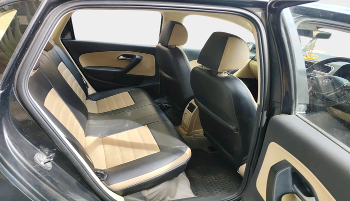 2017 Volkswagen Ameo HIGHLINE PLUS 1.5L AT 16 ALLOY, Diesel, Automatic, 1,01,958 km, interior