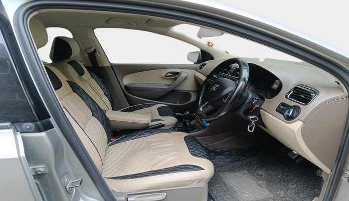 2014 Skoda Rapid 1.5 TDI CR AMBITION PLUS, Diesel, Manual, 1,60,973 km, interior