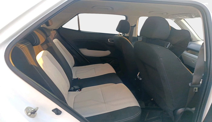 2024 Hyundai VENUE S (O) 1.0 Turbo Petrol DCT, Petrol, Automatic, 16,307 km, interior