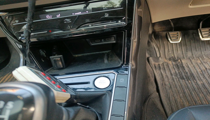 2023 Volkswagen TAIGUN  GT PLUS 1.5 TSI MT, Petrol, Manual, 23,804 km, interior