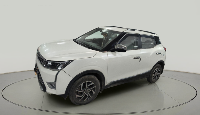 2022 Mahindra XUV300 W8 (O) 1.2 PETROL, Petrol, Manual, 32,367 km, exterior