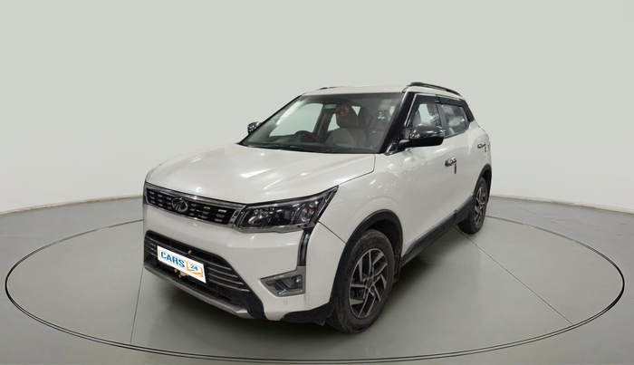 2022 Mahindra XUV300 W8 (O) 1.2 PETROL, Petrol, Manual, 32,367 km, exterior