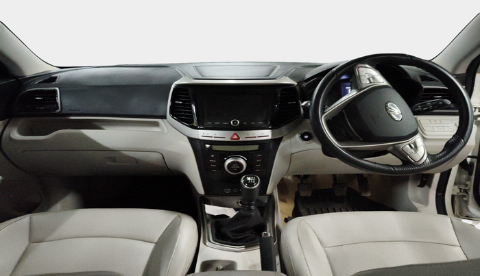 2022 Mahindra XUV300 W8 (O) 1.2 PETROL, Petrol, Manual, 32,367 km, interior