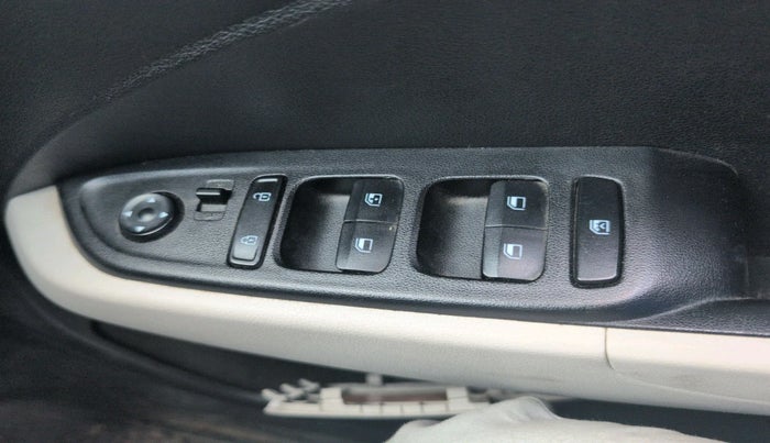 2022 Hyundai VENUE S 1.2, Petrol, Manual, 67,445 km, interior