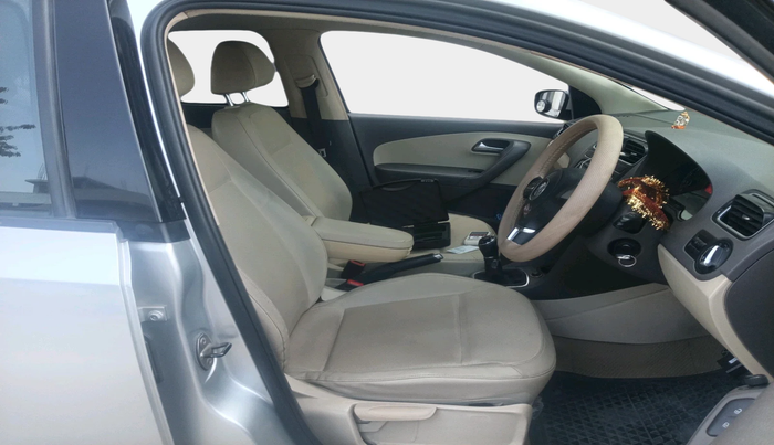 2014 Volkswagen Vento HIGHLINE 1.6 MPI, Petrol, Manual, 68,204 km, interior