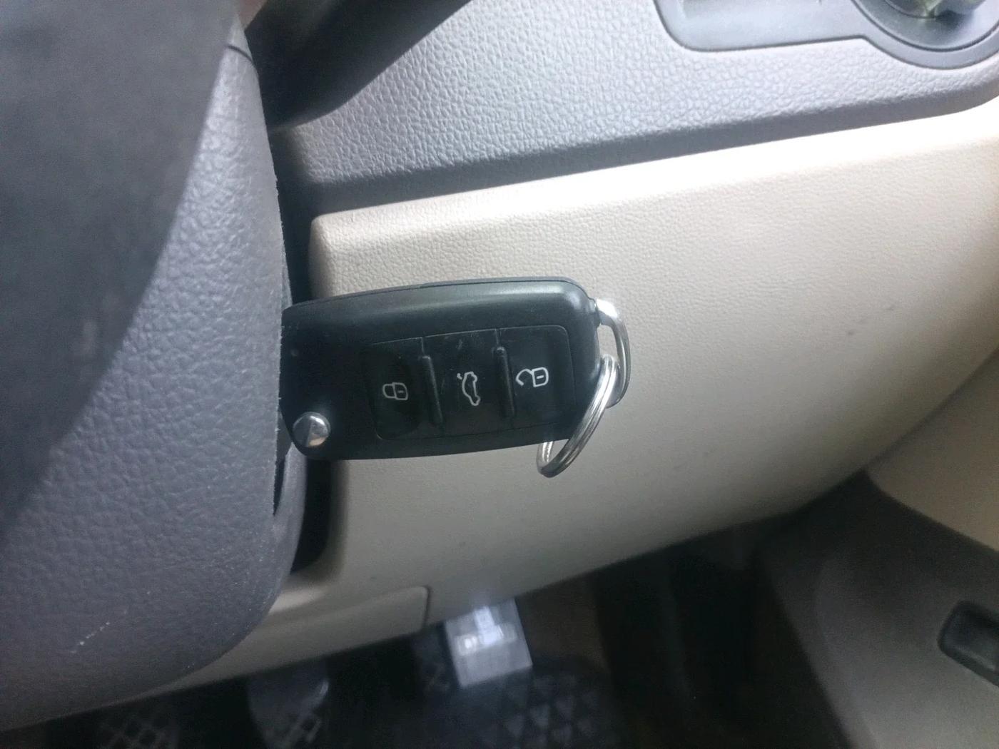 2014 Volkswagen Vento HIGHLINE 1.6 MPI, Petrol, Manual, 68,204 km, interior