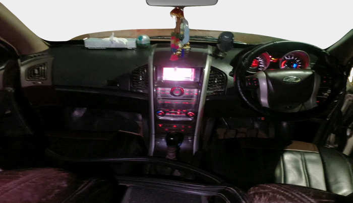 2013 Mahindra XUV500 W8, Diesel, Manual, 1,42,655 km, interior