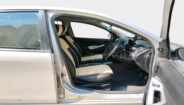 2012 Ford Figo TITANIUM 1.2 PETROL, Petrol, Manual, 1,05,091 km, interior