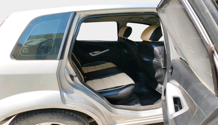 2012 Ford Figo TITANIUM 1.2 PETROL, Petrol, Manual, 1,05,091 km, interior