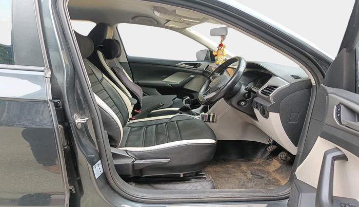 2022 Volkswagen TAIGUN HIGHLINE 1.0 TSI MT, Petrol, Manual, 53,239 km, interior