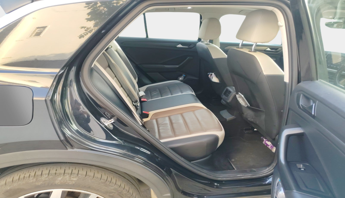 2021 Volkswagen T-ROC 1.5 TSI AT, Petrol, Automatic, 1,22,712 km, interior