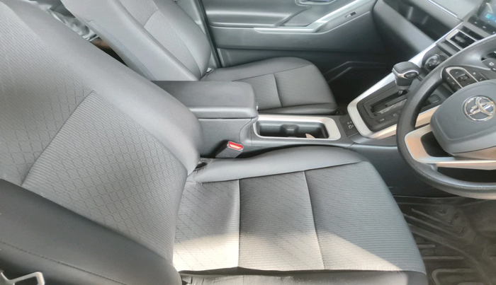 2024 Toyota INNOVA HYCROSS GX 7 STR, Petrol, Automatic, 34,888 km, interior