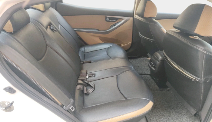 2014 Hyundai New Elantra 1.6 SX MT DIESEL, Diesel, Manual, 1,73,837 km, interior