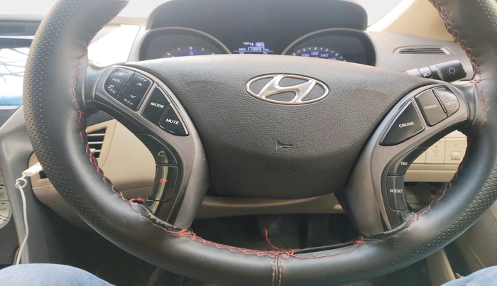 2014 Hyundai New Elantra 1.6 SX MT DIESEL, Diesel, Manual, 1,73,837 km, interior
