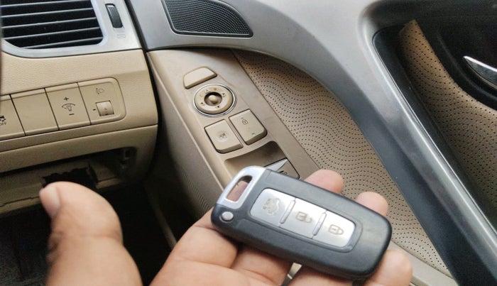 2014 Hyundai New Elantra 1.6 SX MT DIESEL, Diesel, Manual, 1,73,837 km, interior