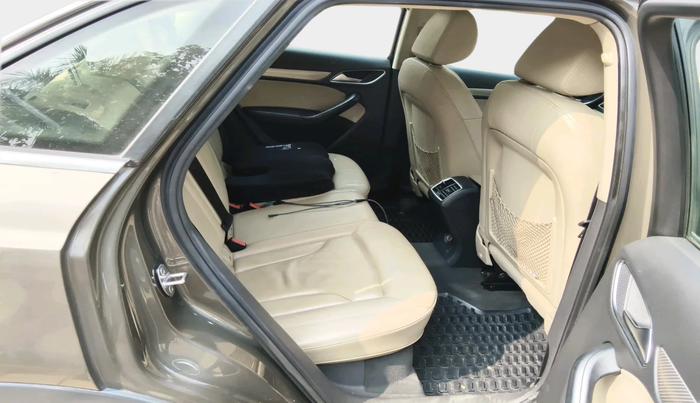 2015 Audi Q3 35 TDI Quattro, Diesel, Automatic, 1,65,353 km, interior