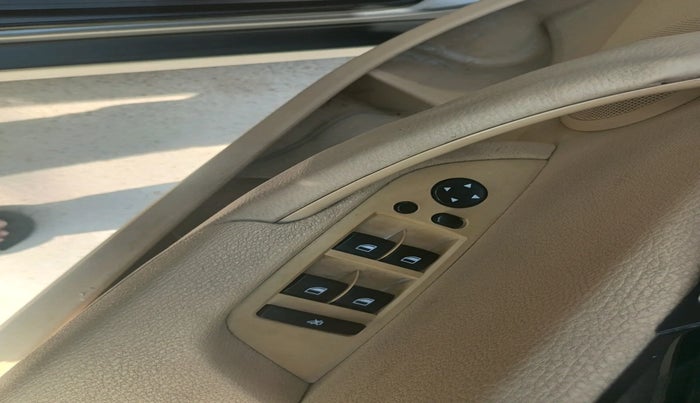 2011 BMW X1 sDrive20d, Diesel, Automatic, 66,604 km, interior