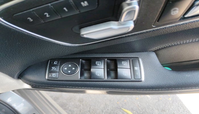 2014 Mercedes Benz E Class E 250 CDI AVANTGARDE, Diesel, Automatic, 1,18,084 km, interior