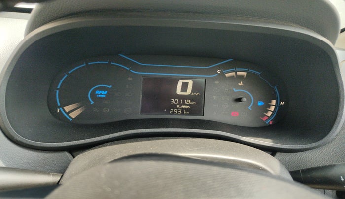 2022 Renault Kwid RXT 1.0 (O), Petrol, Manual, 30,118 km, interior