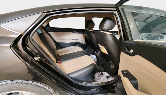 2018 Hyundai Verna 1.6 SX (O) CRDI MT, Diesel, Manual, 1,00,023 km, interior