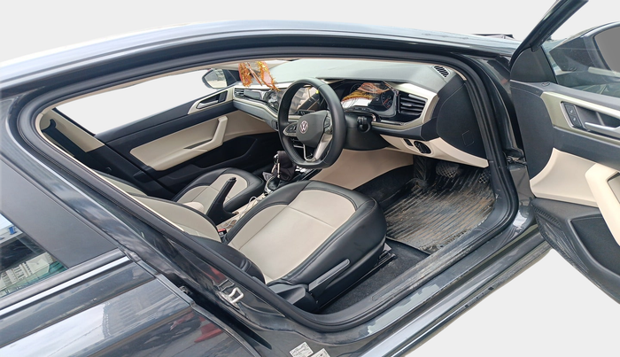 2024 Volkswagen VIRTUS HIGHLINE TSI 1.0 AT, Petrol, Automatic, 10,408 km, interior