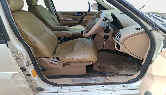 2013 Tata Safari Storme 2.2 VX 4X2, Diesel, Manual, 1,86,778 km, interior