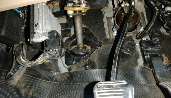 2018 Mahindra TUV300 T10 AMT, Diesel, Automatic, 1,30,754 km, interior