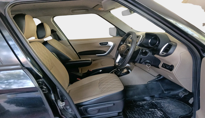 2018 Mahindra TUV300 T10 AMT, Diesel, Automatic, 1,30,754 km, interior