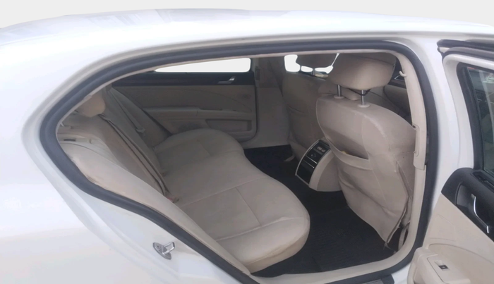 2013 Skoda Superb ELEGANCE 2.0 TDI CR AT, Diesel, Automatic, 2,30,390 km, interior