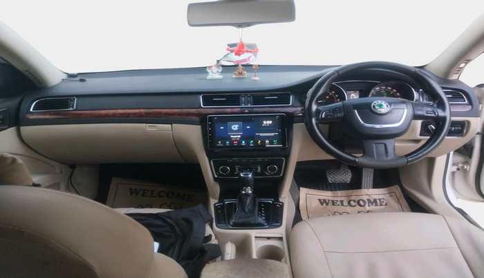 2013 Skoda Superb ELEGANCE 2.0 TDI CR AT, Diesel, Automatic, 2,30,390 km, interior