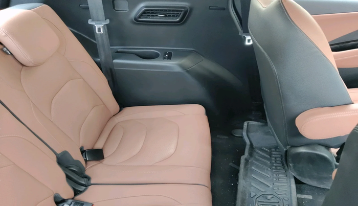 2023 MG HECTOR PLUS SHARP PRO 1.5 TURBO MT 6 STR, Petrol, Manual, 17,699 km, interior