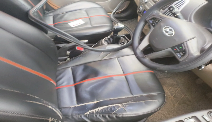 2013 Hyundai i20 SPORTZ 1.4 CRDI, Diesel, Manual, 1,18,663 km, interior