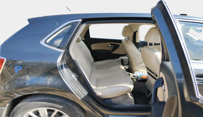 2016 Volkswagen Polo HIGHLINE1.2L, Petrol, Manual, 1,66,193 km, interior