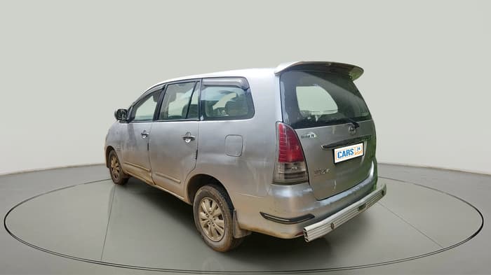 2010 Toyota Innova V 2.5 7 STR, Diesel, Manual, 2,98,008 km, exterior