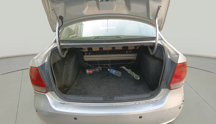 2011 Volkswagen Vento TRENDLINE 1.6, Petrol, Manual, 1,43,352 km, exterior