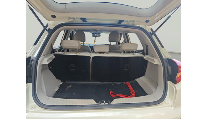 2023 Mahindra XUV300 W8 (O) 1.5 DIESEL, Diesel, Manual, 66,218 km, exterior