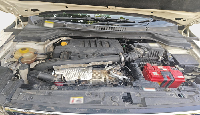 2023 Mahindra XUV300 W8 (O) 1.5 DIESEL, Diesel, Manual, 66,218 km, exterior