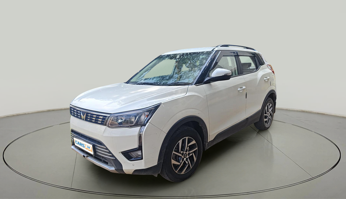 2023 Mahindra XUV300 W8 (O) 1.5 DIESEL, Diesel, Manual, 66,218 km, exterior